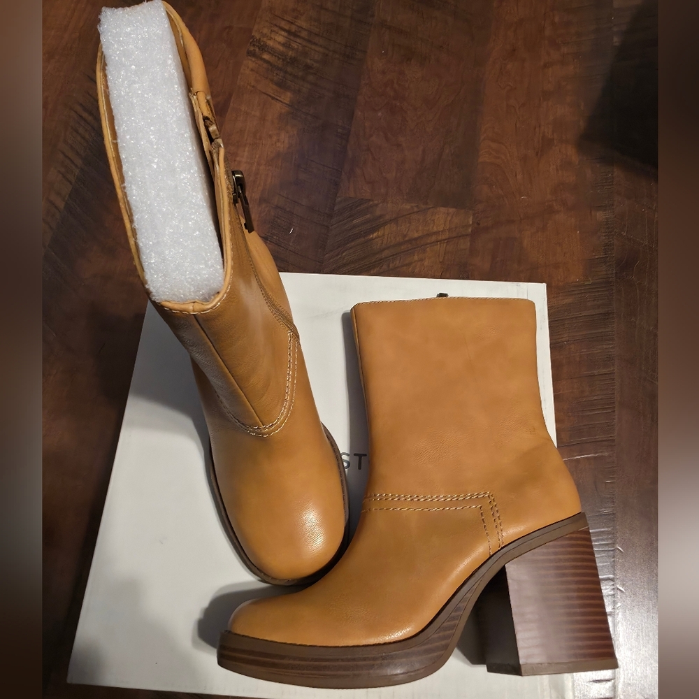 Sun + Stone Tan Heeled Boots - Picture 2 of 8